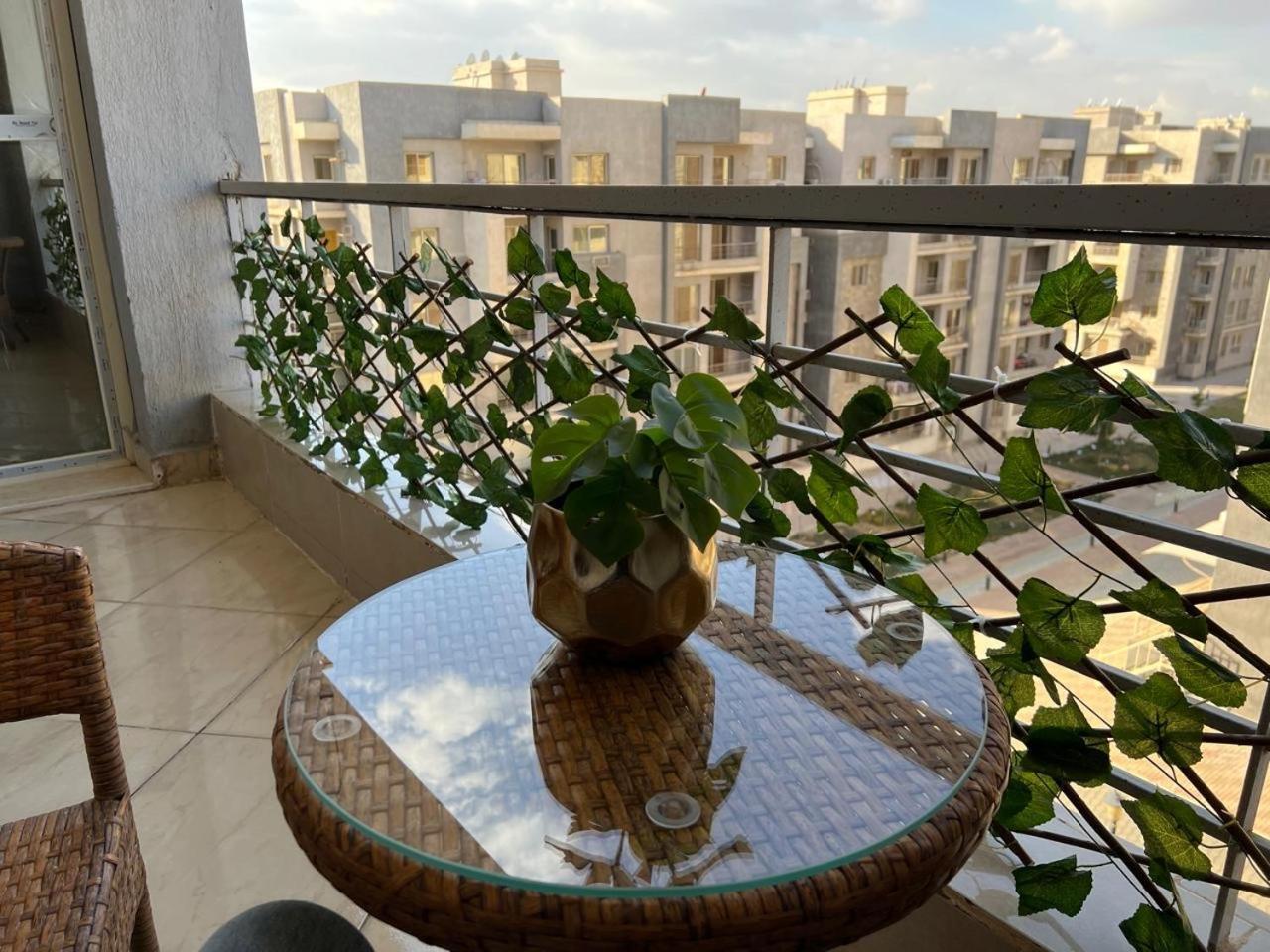 شقه مفروشه فاخره بالقاهره الجديده Leilighet New Cairo Eksteriør bilde